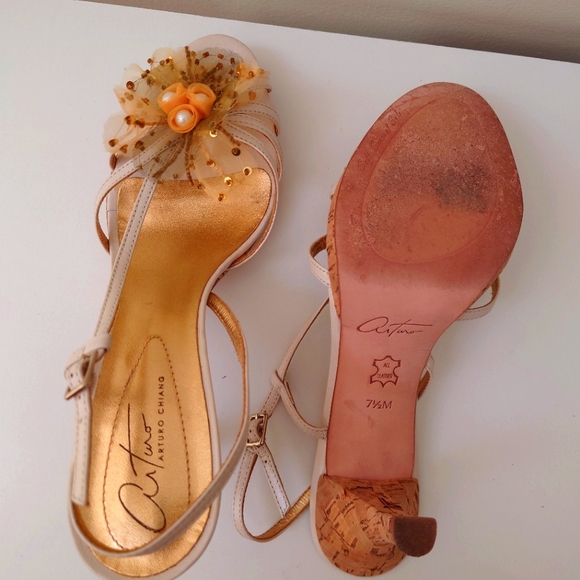 Arturo Chiang Leather Heels Size 7.5 - Picture 3 of 3